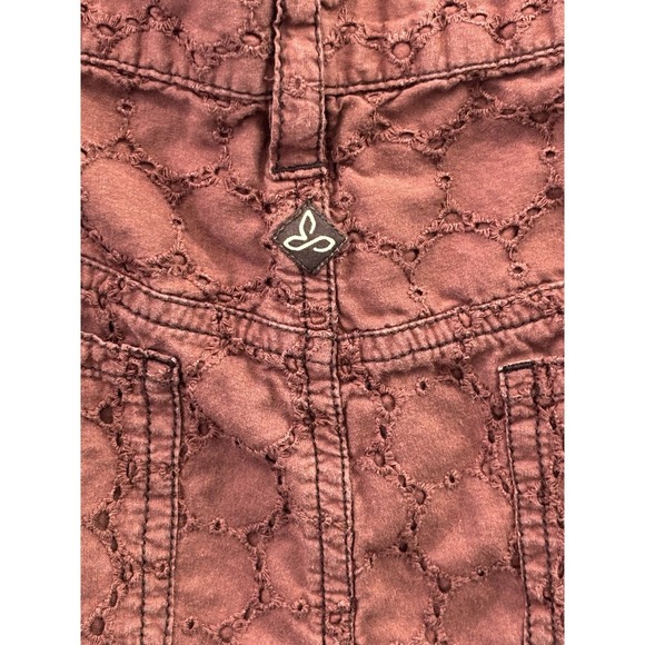 prAna Women's Shorts Michelle Eyelet Pattern 100% Cotton Size 6 Burgundy EUC - Picture 5 of 9